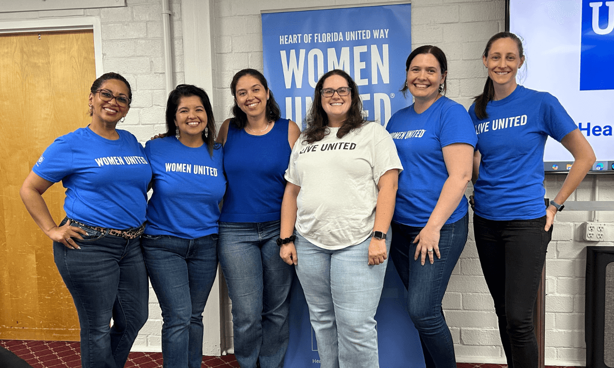 Women United members at a volunteer event